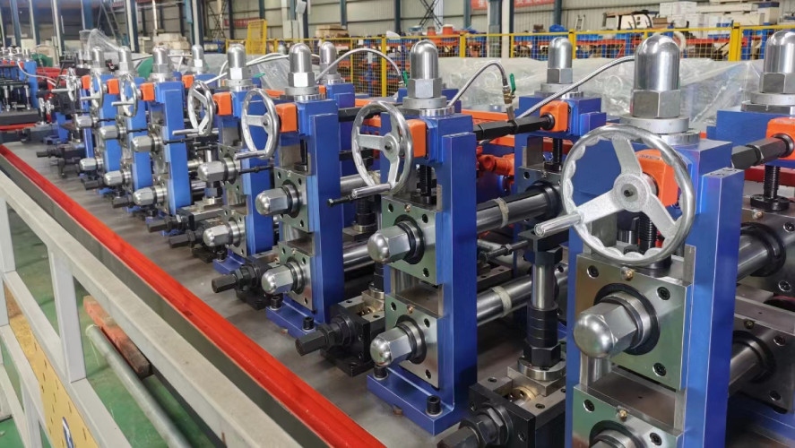 High Frequency Welded Pipe Mill Line (Lini Penggilingan Pipa Berfrekuensi Tinggi)